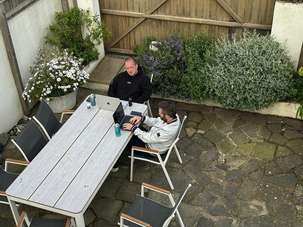Travaux d'aménagement du jardin du bureau